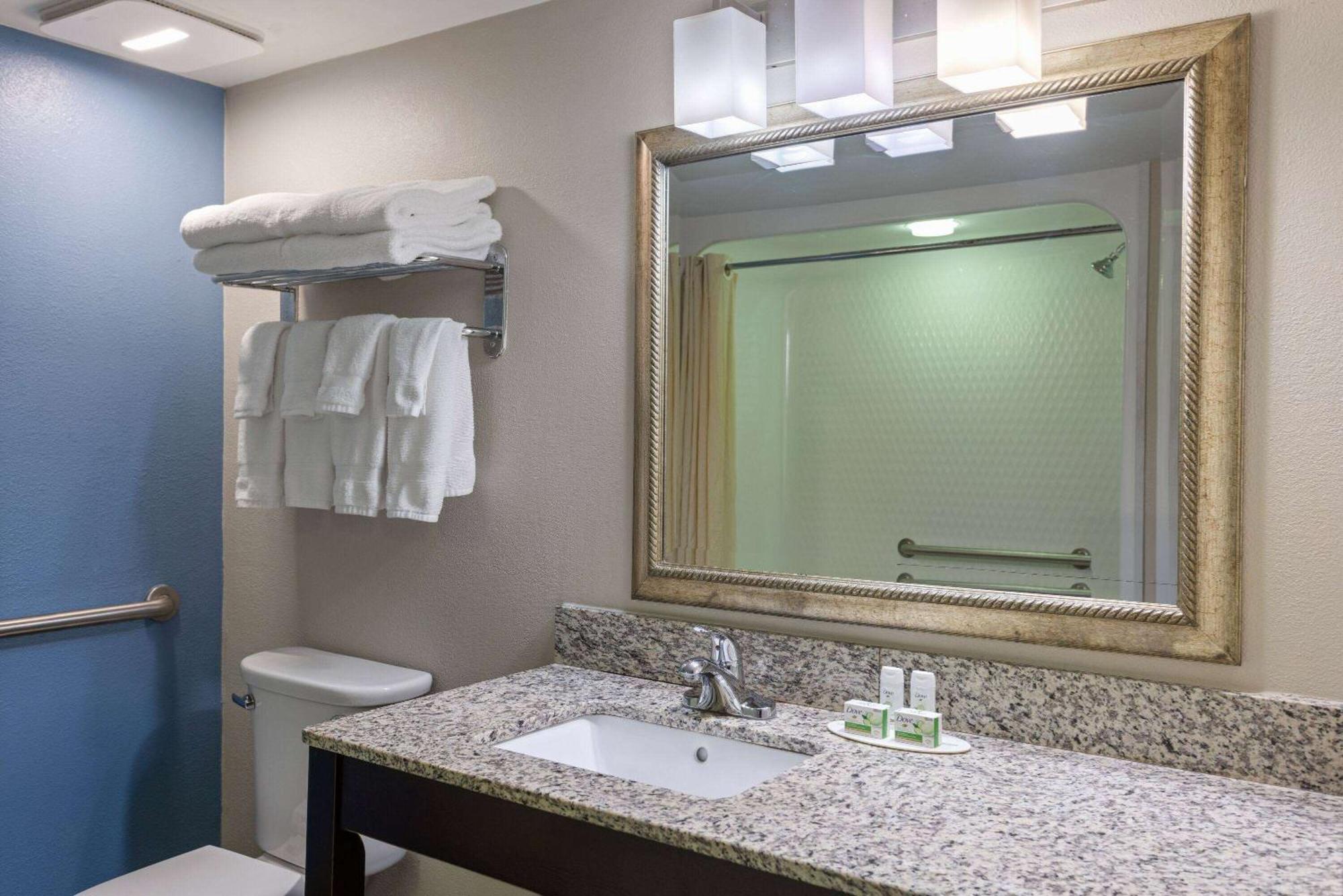 Baymont By Wyndham Newark At University Of Delaware Exteriör bild