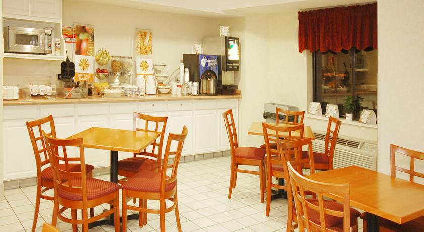 Baymont By Wyndham Newark At University Of Delaware Restaurang bild